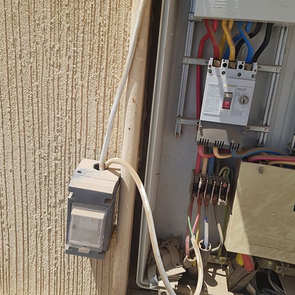 تركيب قاطع فرعي مخالف لمتطلبات السلامة